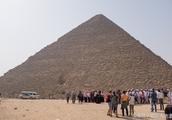 Pyramid fact pats Egypt, stone is already efflores