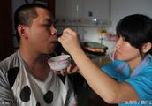 Hainan adversity sweethearts: Male friend breaks d