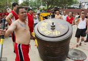 Old man of 6 a period of ten days spends 100 thousand yuan, make 3700 jins weigh giant top, netizen: