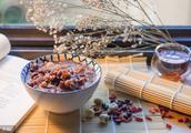 See these having only the photograph of rice porridge with nuts and dried fruit eaten on the eighth