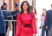 The formal attire of red of soup Mu Ford with Priyanka Chopra vintage dress
