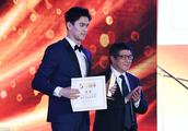 Hit the pride in heart! Sun Yang's parents shows body pavilion to see a son appearance get award la