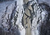 Solid the damage of American Alaska highway after patting an earthquake is like badly 