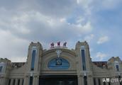 At the beginning of April, the square austral Harbin railway station