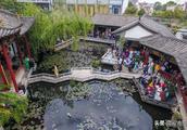 Bank of pool of another name for Yunnan Province leaves colourful Kunming of Jing of elegant collect