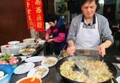 Jie Yang small shop of bake in a pan of 15 yuan of hundred years oyster, boss commander in chief pas