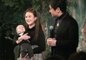 Shen Teng does banquet Wang Qi 100 days for the son postpartum thin chin giving a tip