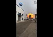 Chemical plant of Jiangsu salt city explodes, explosive instant is patted