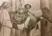 Is Pu Yi's childhood pitiful? Regard big Qing Dynasty as last emperor, who causes his tragedy?