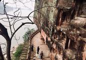 Be apart from Chengdu of 120 kilometers rub cliff carved stone group, among them pattern of the olde