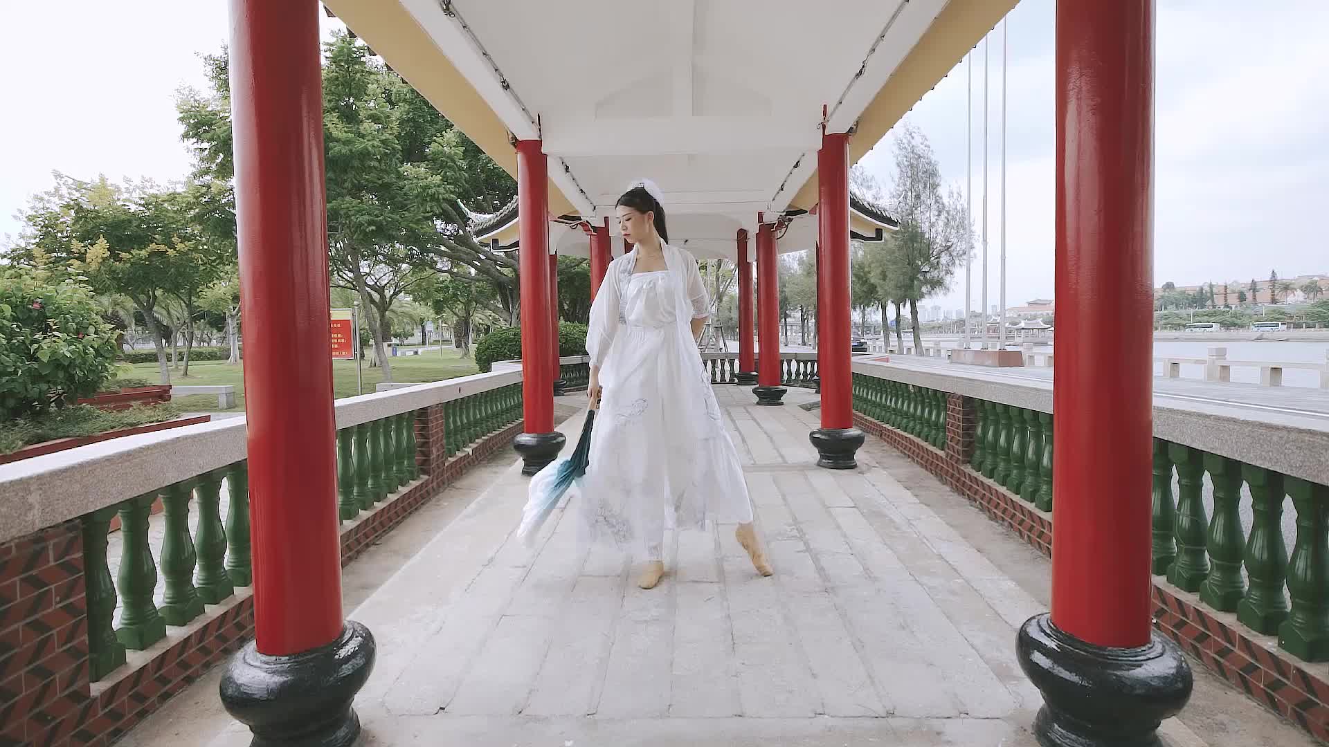 旋转镜头拍摄超强一字马！左手指月～原创古风舞【苏子怡】