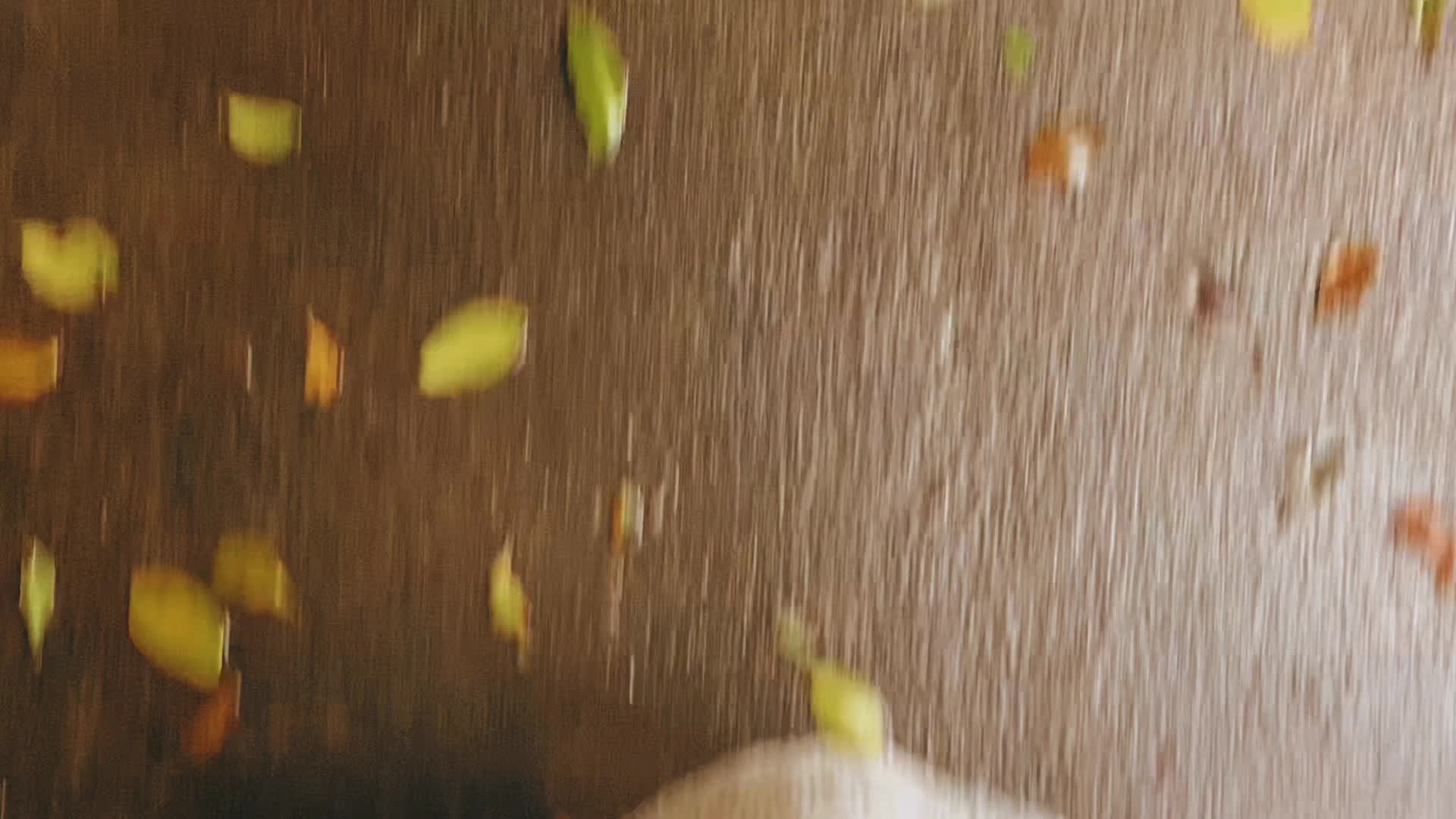 单身美女医生：独自在外工作，表面光鲜靓丽。其实没社交，没恋爱