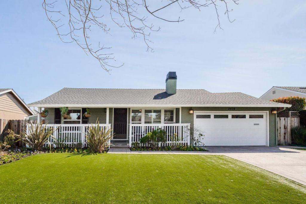 位于澳大利亚纽卡斯尔的一套居民住宅,客厅 -