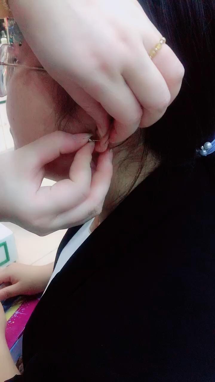 手推耳洞