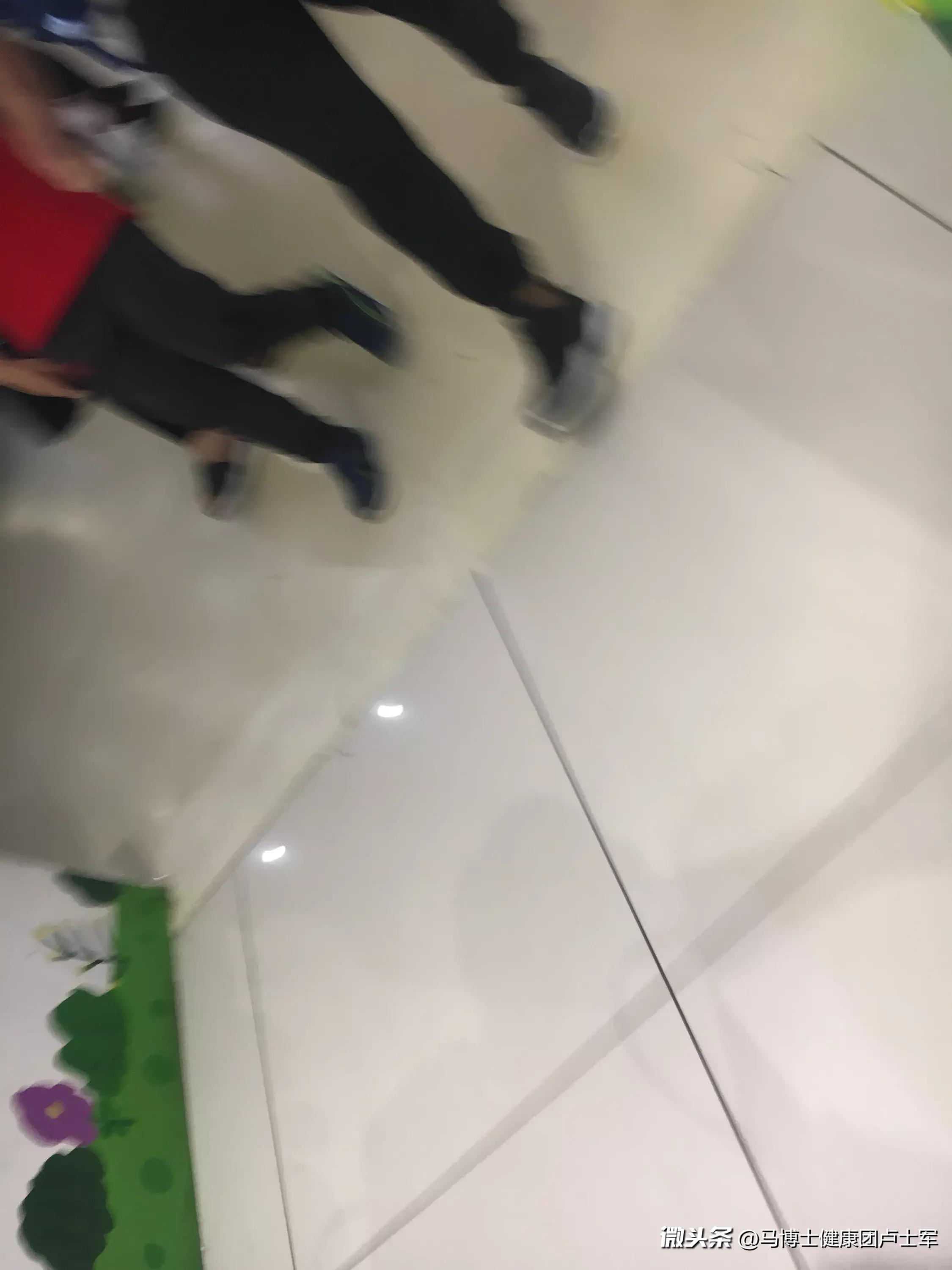 生孩子需要几个人陪护?答:1个。谁?娃爸 - 今日