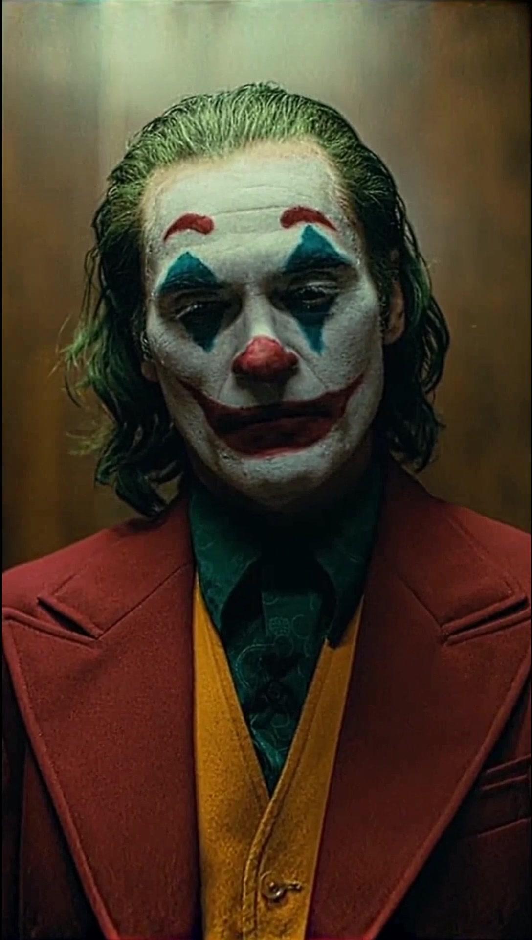 我喜欢安静,却又害怕孤独,我曾试图扎到人堆里,却发现那喧闹与我无关