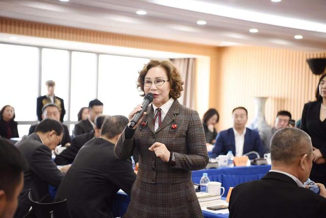 鼎丰集团董事长_西安鼎天集团董事长(2)