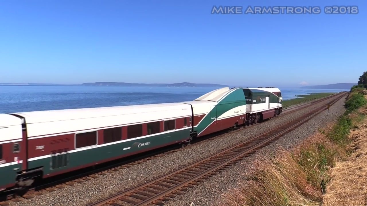 实拍美国的客运火车为啥美国的客运列车好多都是二层的呢