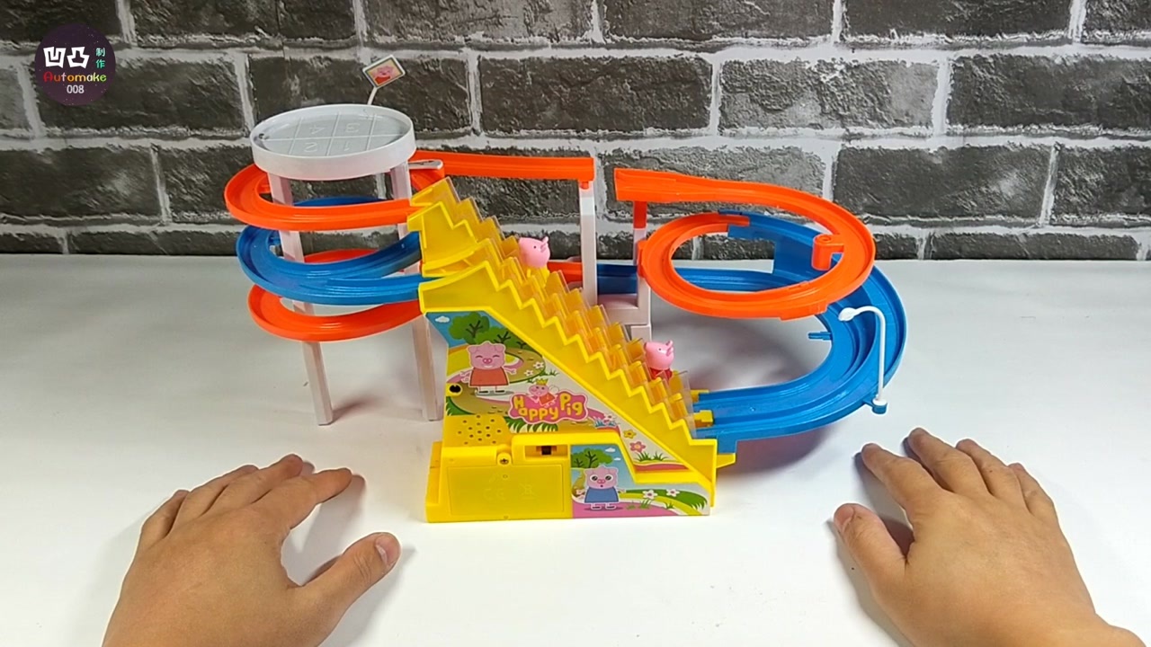 小猪佩奇爬楼梯滑滑梯的制作原理很简单手工奶爸用纸板教你做