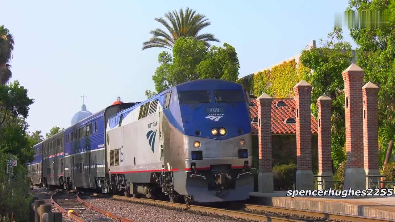 看一下美国双层客运列车这种提高运力的设计为什么咱们不采用呢