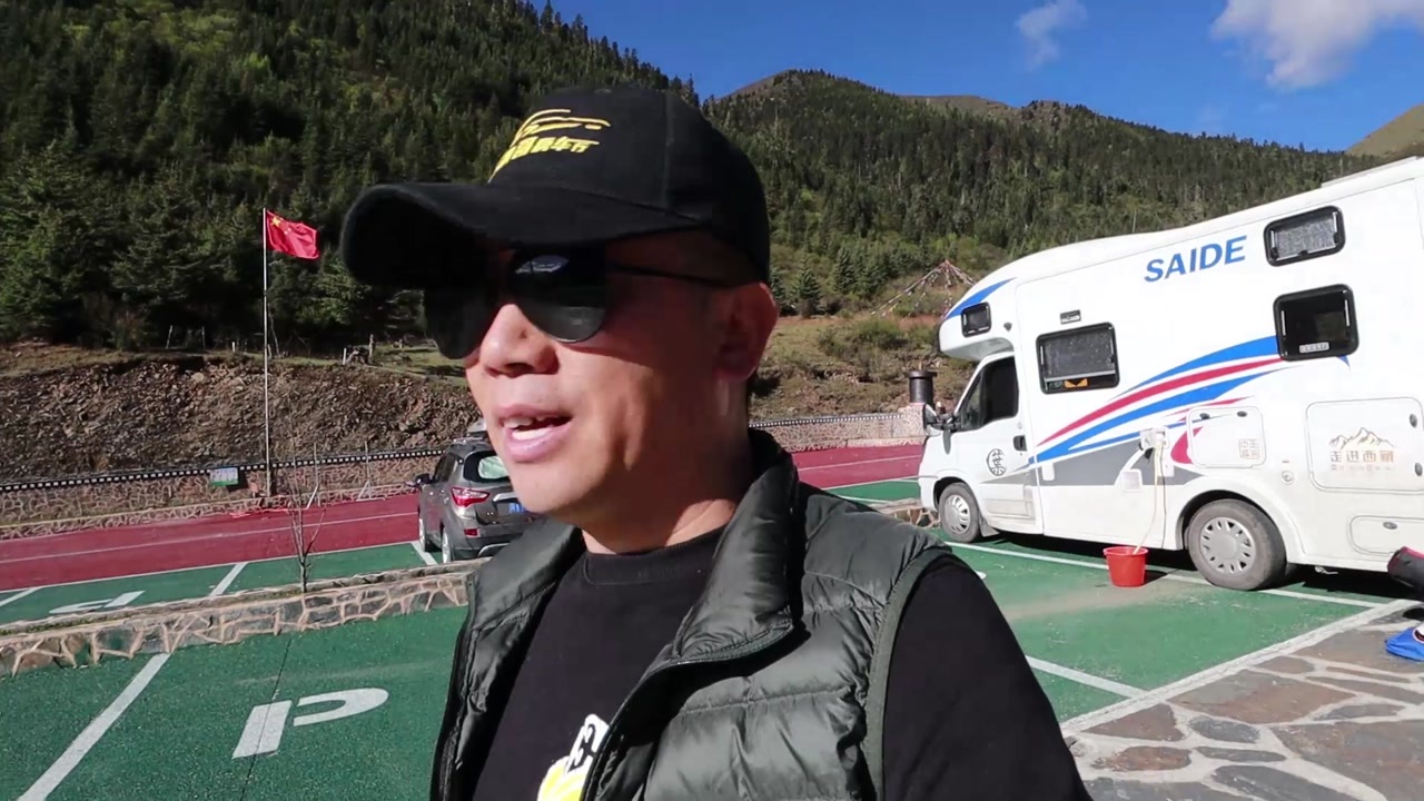 来看看豪哥房车旅行一天都是怎么过的,会有那些新奇的故事!