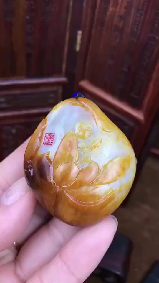 56克新疆和田籽料《花开见佛》原皮原色雕件视频 - 西瓜视频
