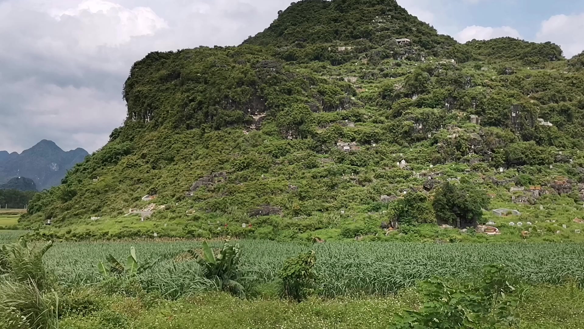 广西马山观音山观音打坐风水极好人人拥护