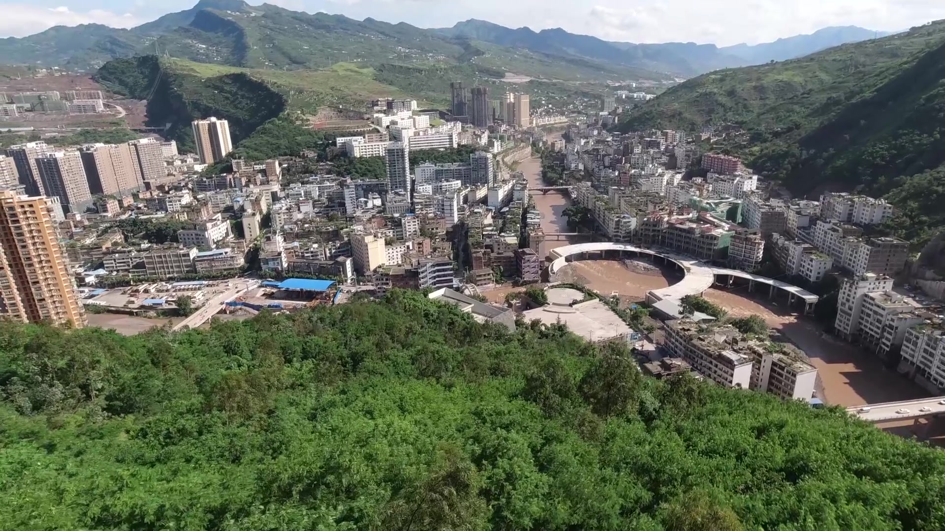 航拍彝良全景将军山一个人的旅行