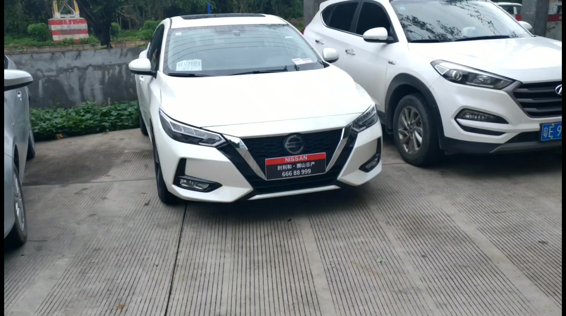 全新东风日产14代轩逸实拍16l智享版家用紧凑型轿车