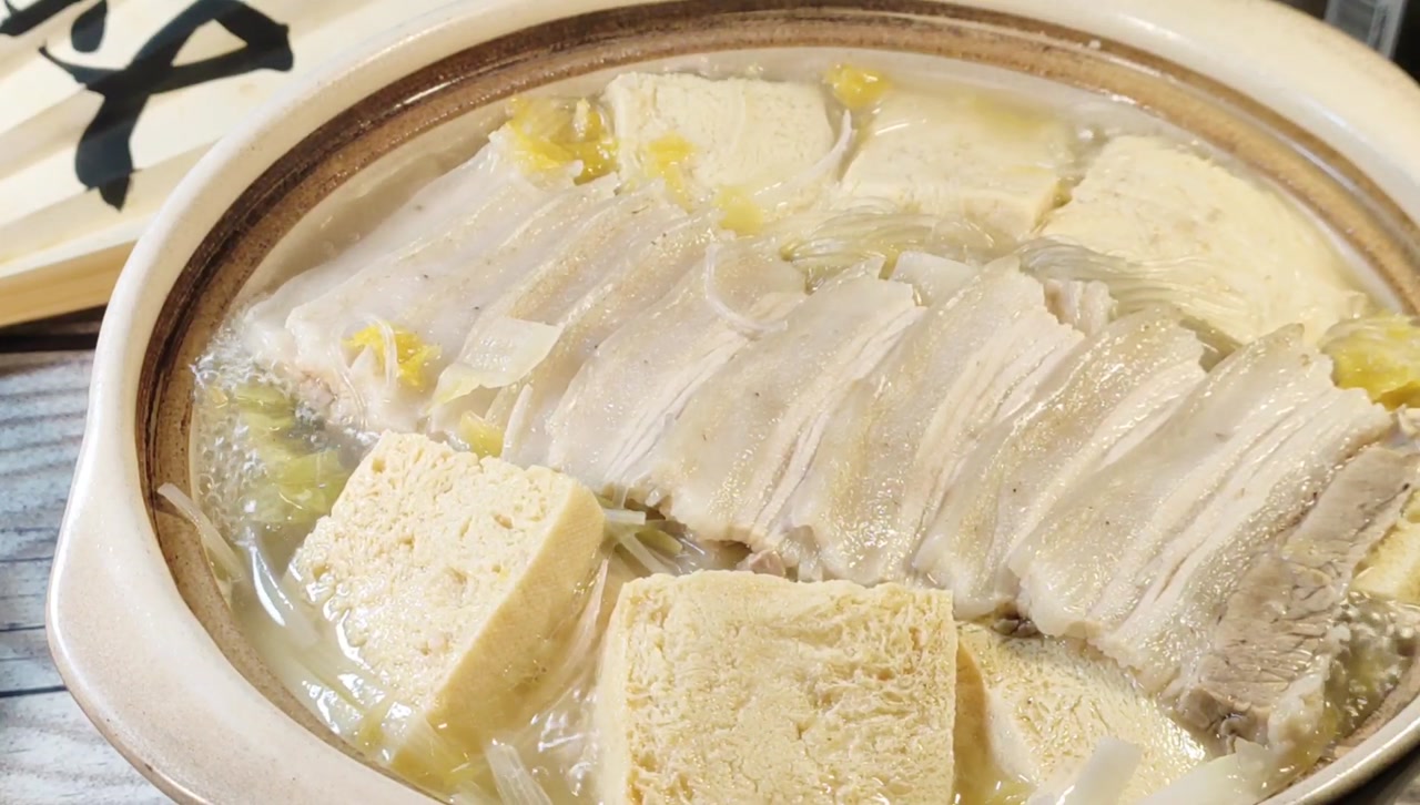 五花肉炖酸菜冻豆腐图片