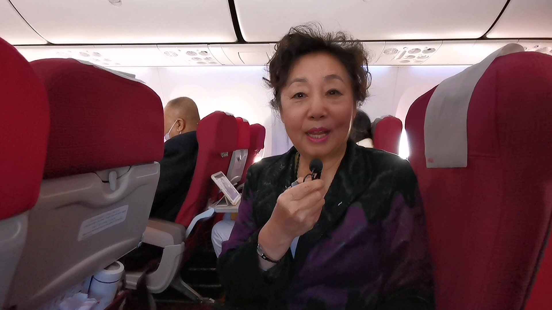 李忠莲在太原到海南的飞机上谈机场疫情防控感受和朱毅唱的新歌