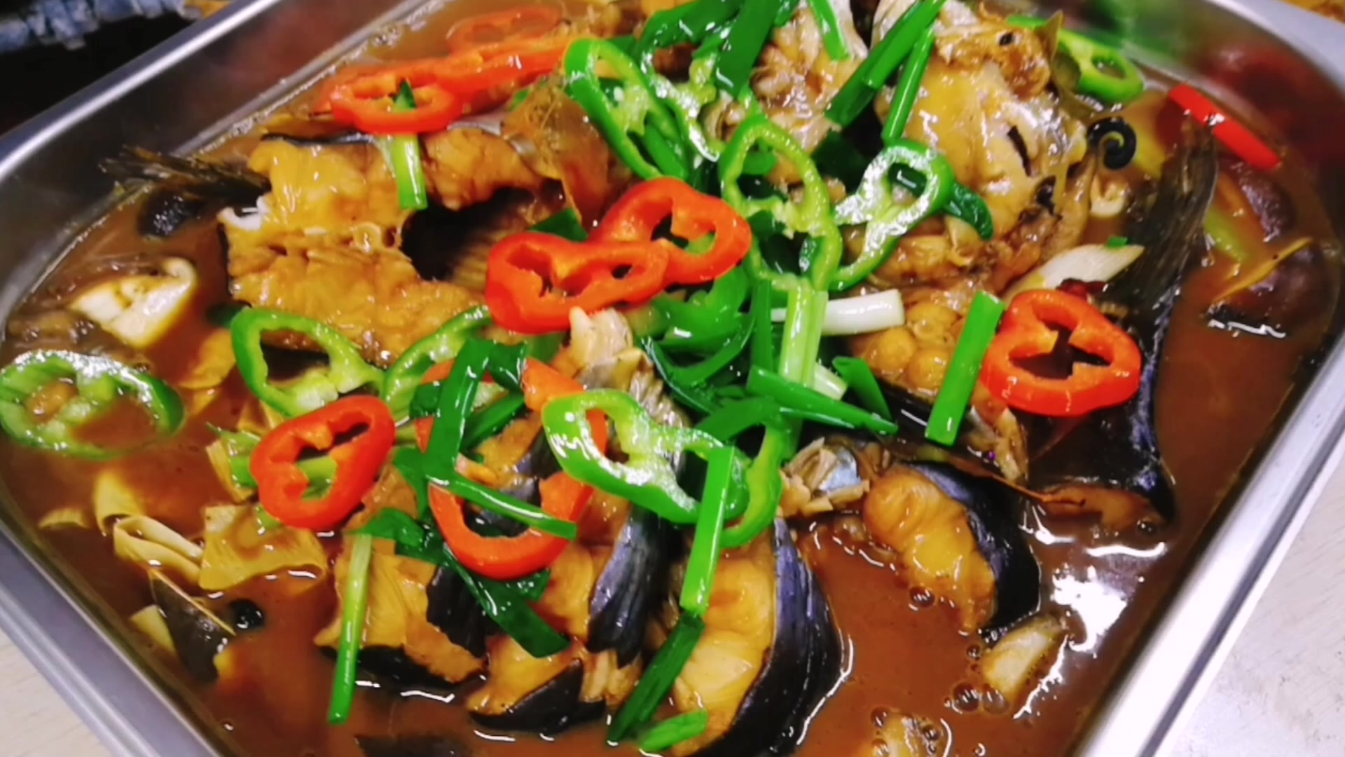 天津大厨揭秘独家拿手菜豉椒烧清江鱼好吃下饭值得收藏