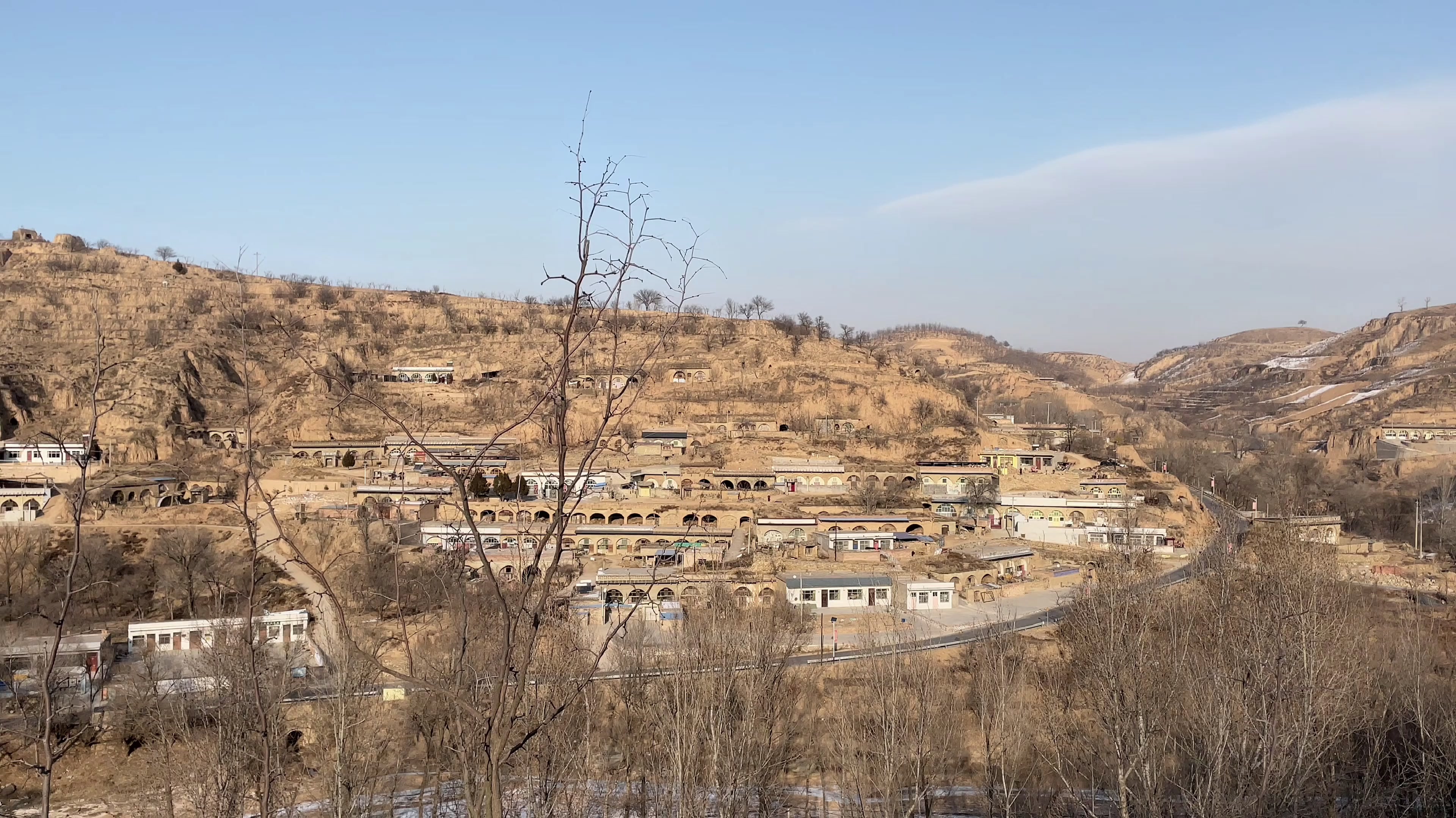 真正的陕北窑洞陈旧破烂不是陕北窑洞的代表这里充满现代气息