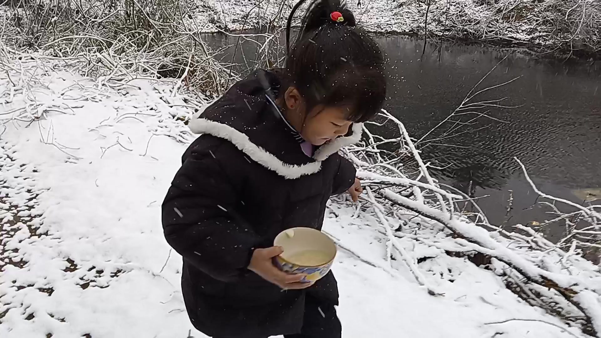 实拍农村下雪后的美貌看到这个场景大家是不是想家了呀