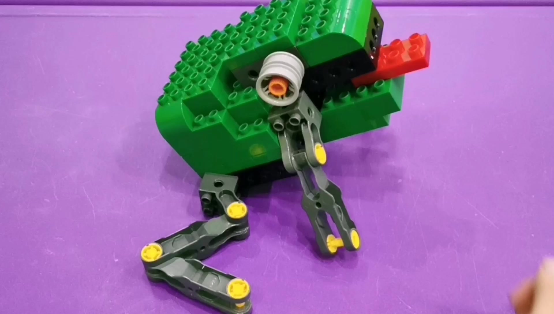 乐高大颗粒搭建作品青蛙王子