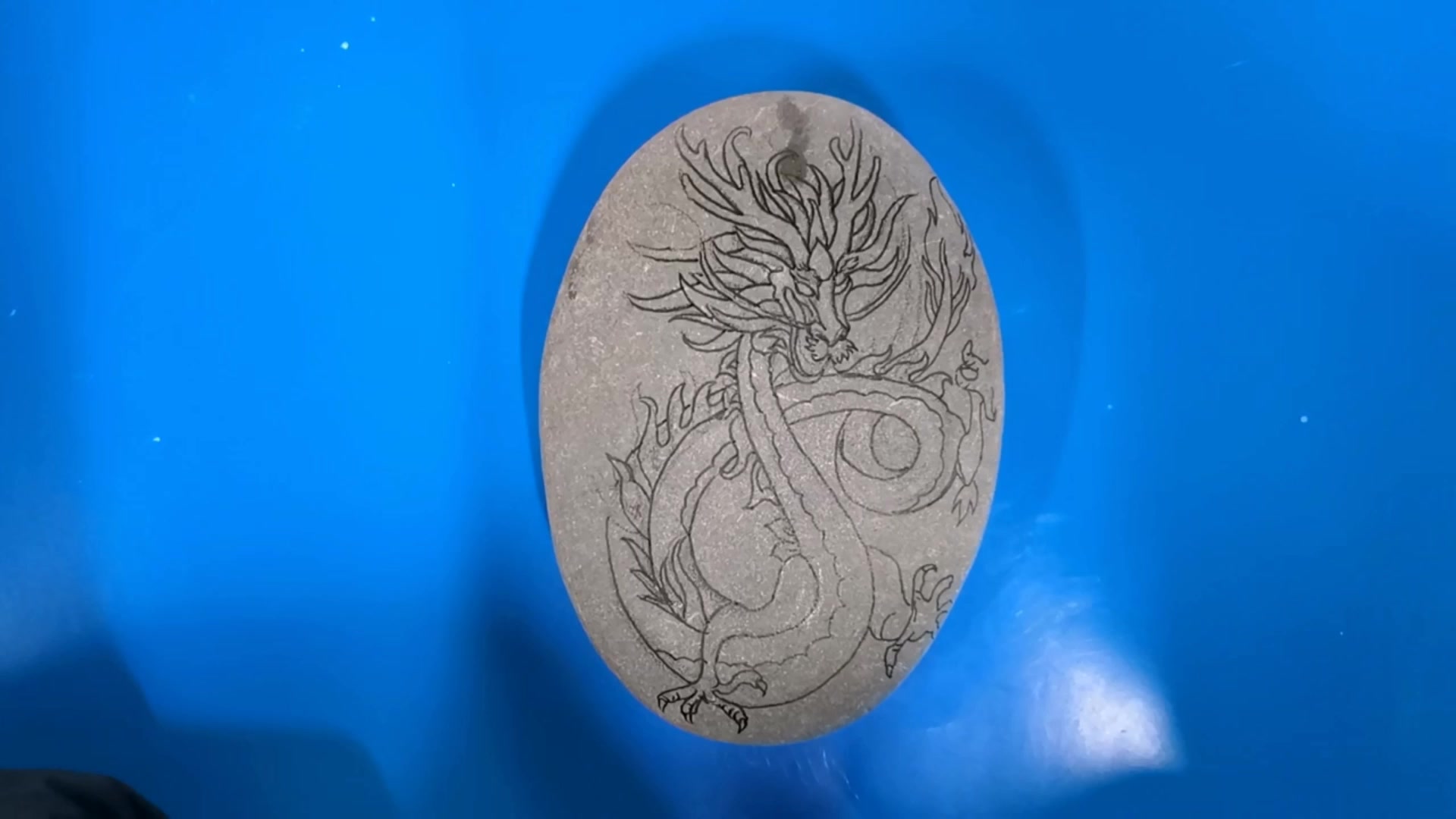 粉丝朋友定制的生肖石头画龙画完封胶效果杠杠滴建议收藏学习