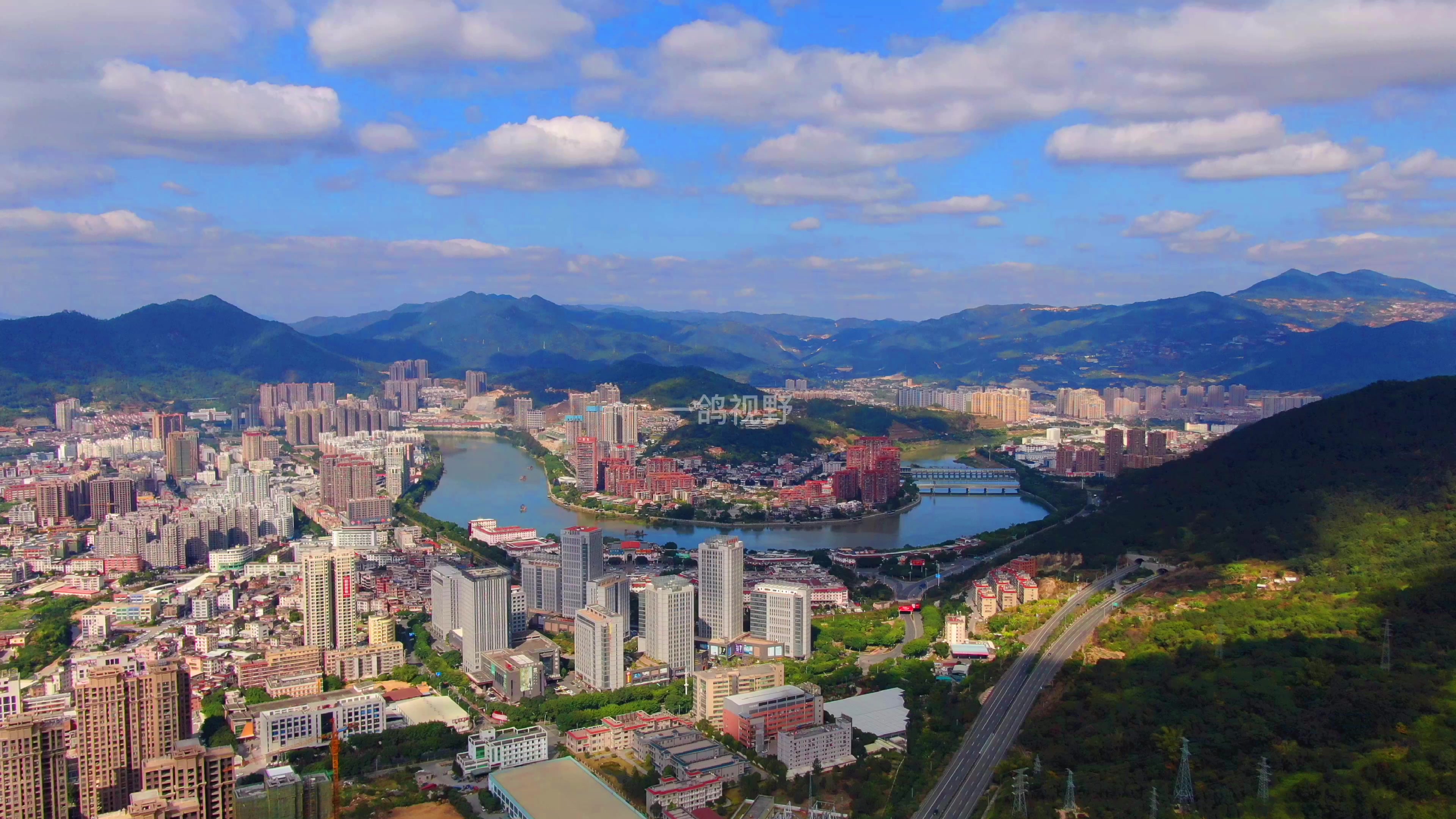 这是上海吗不不不这是百强县安溪你被惊到没安溪全景太美