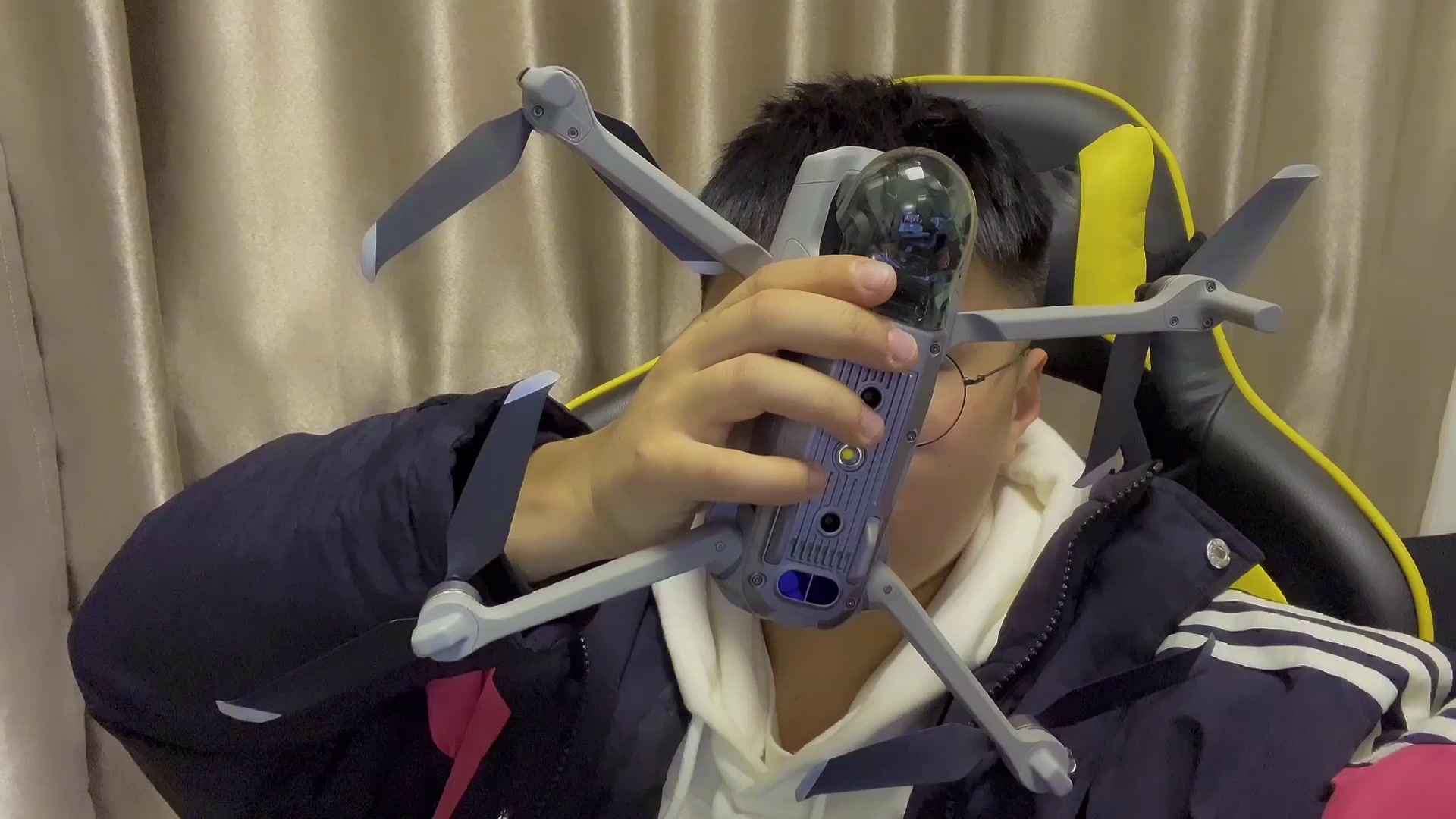 炮芯出门玩无人机体验一下上帝视角这才叫高科技嘿嘿