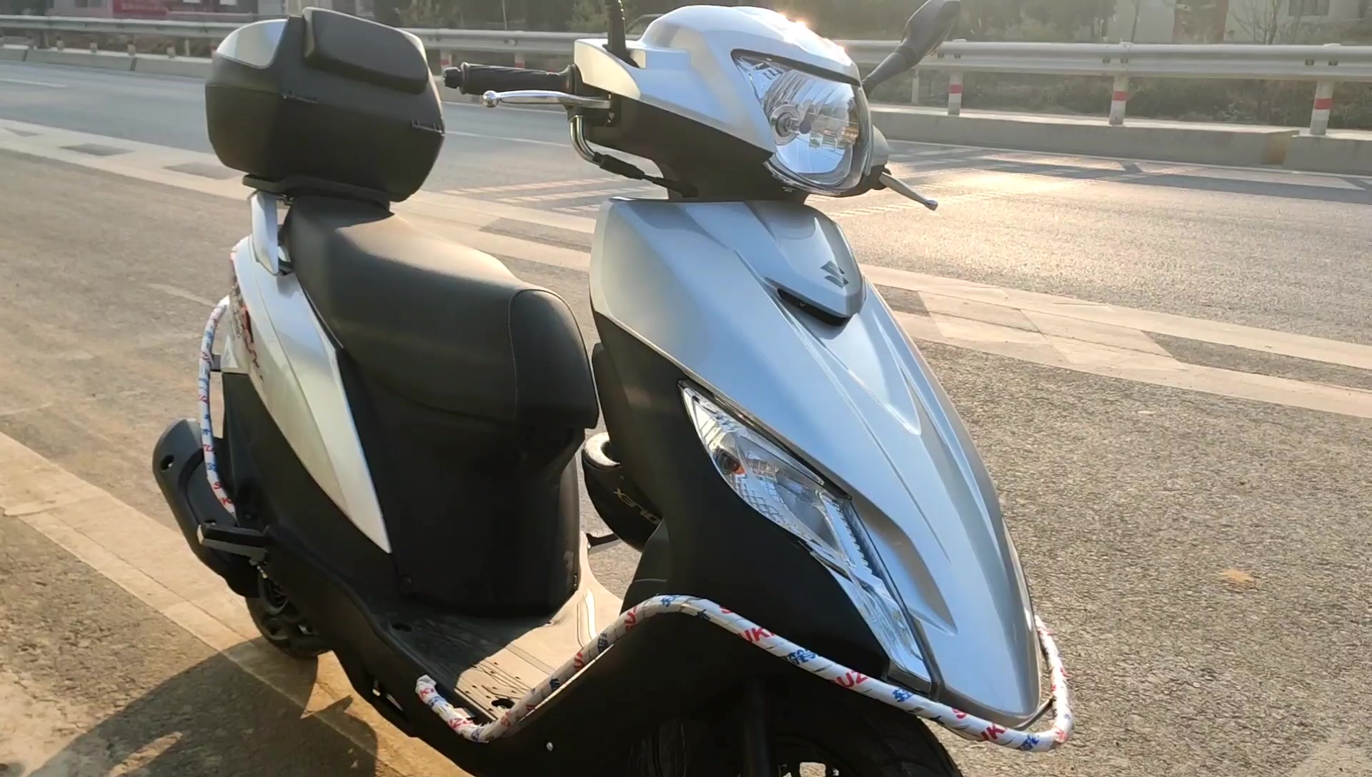 轻骑铃木uu 125 2020款.简单介绍v log - 西瓜视频