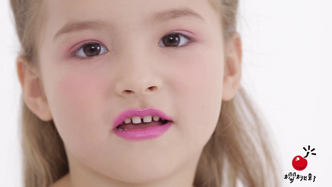 萌娃版《美女与野兽》来袭,混血小美女飚演技,不输"小戏骨"!