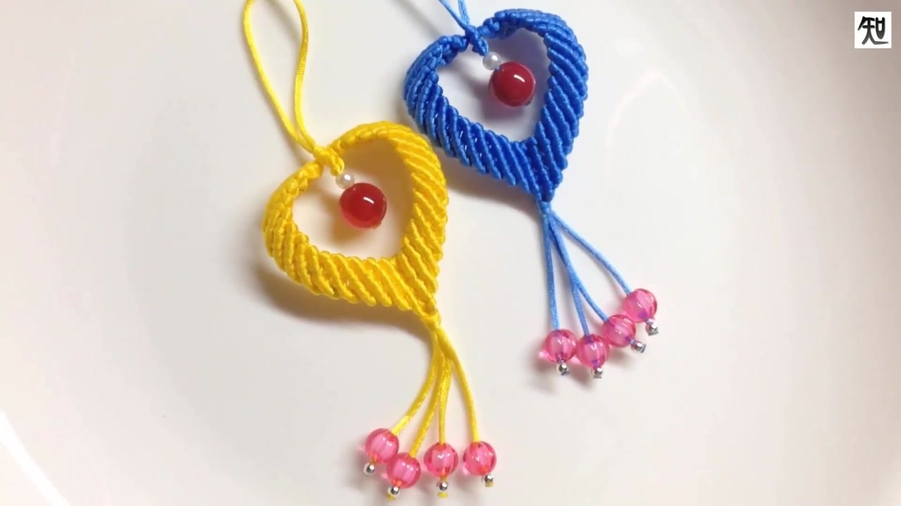编织手工艺品教学视频用线编织一个心形手机挂饰配饰钥匙扣